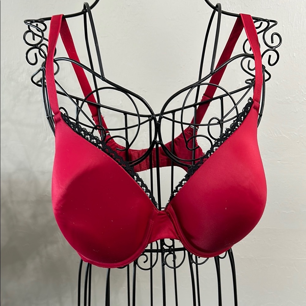 Elegant Red Lace Trim Bra